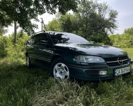 Зеленый Опель Омега, объемом двигателя 2.5 л и пробегом 290 тыс. км за 3200 $, фото 2 на Automoto.ua