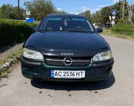 Зеленый Опель Омега, объемом двигателя 2 л и пробегом 300 тыс. км за 2350 $, фото 3 на Automoto.ua