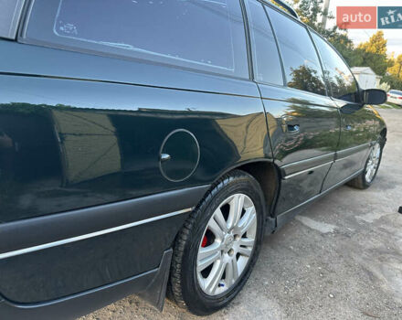 Зеленый Опель Омега, объемом двигателя 2 л и пробегом 432 тыс. км за 3900 $, фото 4 на Automoto.ua