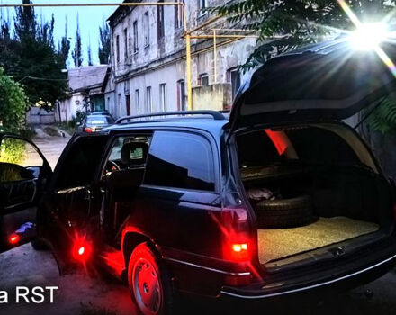 Зеленый Опель Омега, объемом двигателя 2 л и пробегом 500 тыс. км за 3000 $, фото 8 на Automoto.ua