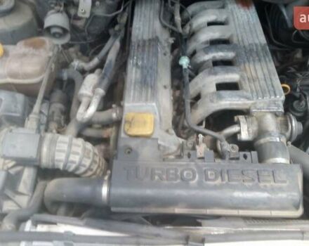 Зеленый Опель Омега, объемом двигателя 2.5 л и пробегом 386 тыс. км за 2000 $, фото 4 на Automoto.ua