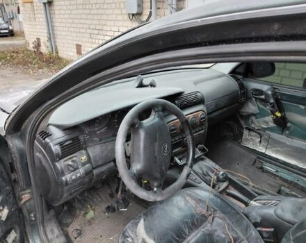 Зеленый Опель Омега, объемом двигателя 2 л и пробегом 300 тыс. км за 350 $, фото 6 на Automoto.ua