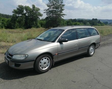 Опель Омега 1997 в Краматорске на Automoto.ua Зеленый Опель Омега, объемом двигателя 2 л и пробегом 195 тыс. км за 3950 $, фото 1 на Automoto.ua