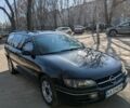 Зеленый Опель Омега, объемом двигателя 2 л и пробегом 517 тыс. км за 3500 $, фото 1 на Automoto.ua