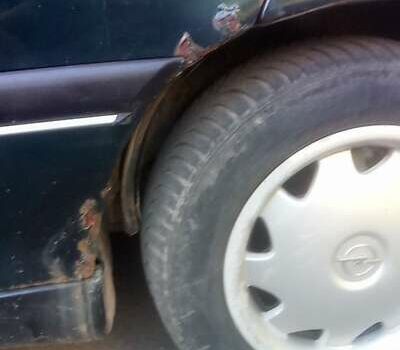 Зеленый Опель Омега, объемом двигателя 2.5 л и пробегом 386 тыс. км за 2000 $, фото 7 на Automoto.ua