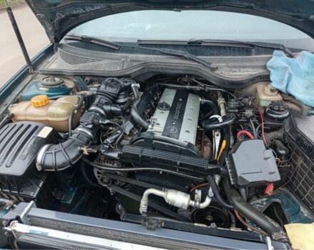 Зеленый Опель Омега, объемом двигателя 2 л и пробегом 300 тыс. км за 2400 $, фото 3 на Automoto.ua