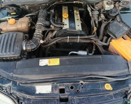 Зеленый Опель Омега, объемом двигателя 2 л и пробегом 352 тыс. км за 2200 $, фото 4 на Automoto.ua