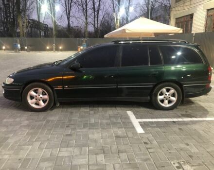 Зеленый Опель Омега, объемом двигателя 2.5 л и пробегом 2 тыс. км за 4100 $, фото 9 на Automoto.ua