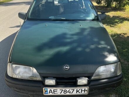 Зелений Опель Омега, об'ємом двигуна 1.8 л та пробігом 324 тис. км за 1125 $, фото 1 на Automoto.ua