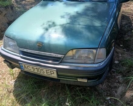 Зеленый Опель Омега, объемом двигателя 2 л и пробегом 327 тыс. км за 1250 $, фото 1 на Automoto.ua