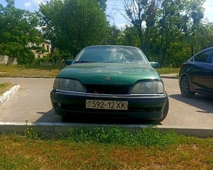 Зеленый Опель Омега, объемом двигателя 2 л и пробегом 263 тыс. км за 1100 $, фото 1 на Automoto.ua