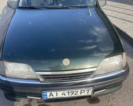 Зеленый Опель Омега, объемом двигателя 2 л и пробегом 300 тыс. км за 1300 $, фото 1 на Automoto.ua