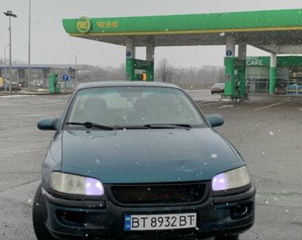 Зеленый Опель Омега, объемом двигателя 2 л и пробегом 287 тыс. км за 1450 $, фото 1 на Automoto.ua