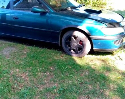 Зеленый Опель Омега, объемом двигателя 2.2 л и пробегом 0 тыс. км за 1000 $, фото 1 на Automoto.ua