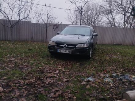 Зелений Опель Омега, об'ємом двигуна 2 л та пробігом 355 тис. км за 1300 $, фото 1 на Automoto.ua