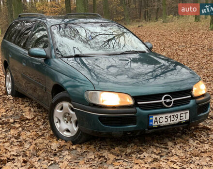Зеленый Опель Омега, объемом двигателя 2 л и пробегом 335 тыс. км за 1550 $, фото 1 на Automoto.ua