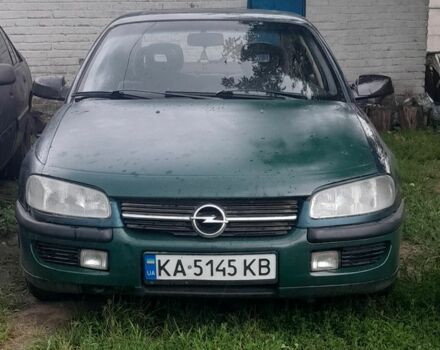 Зеленый Опель Омега, объемом двигателя 2 л и пробегом 340 тыс. км за 1200 $, фото 1 на Automoto.ua