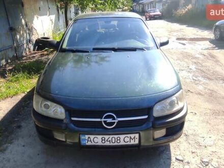 Зеленый Опель Омега, объемом двигателя 2 л и пробегом 360 тыс. км за 1400 $, фото 1 на Automoto.ua