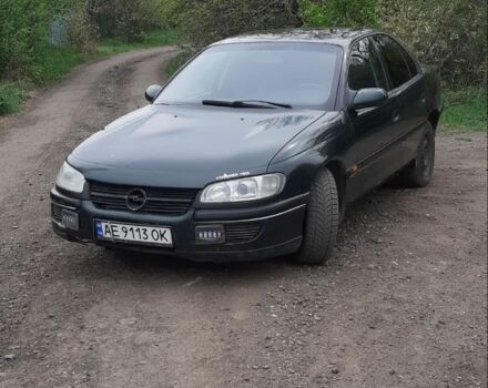 Зеленый Опель Омега, объемом двигателя 2 л и пробегом 330 тыс. км за 1302 $, фото 1 на Automoto.ua