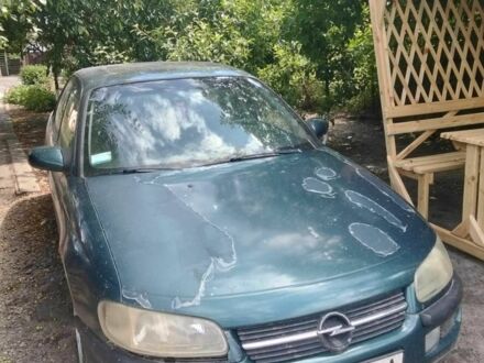 Зелений Опель Омега, об'ємом двигуна 2 л та пробігом 300 тис. км за 1161 $, фото 1 на Automoto.ua