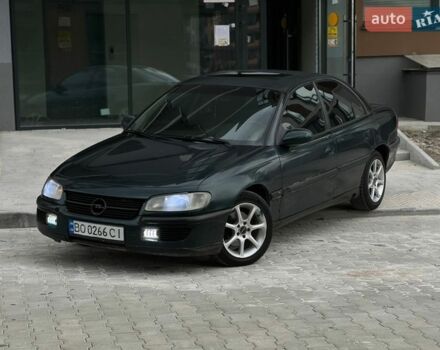 Зеленый Опель Омега, объемом двигателя 2 л и пробегом 420 тыс. км за 1350 $, фото 1 на Automoto.ua