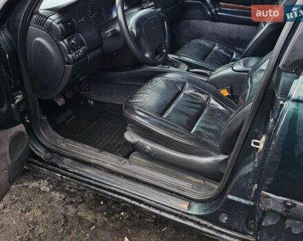 Зеленый Опель Омега, объемом двигателя 2.5 л и пробегом 530 тыс. км за 1700 $, фото 1 на Automoto.ua