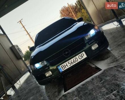 Зеленый Опель Омега, объемом двигателя 2 л и пробегом 200 тыс. км за 2700 $, фото 1 на Automoto.ua