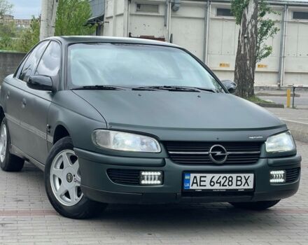 Зеленый Опель Омега, объемом двигателя 20 л и пробегом 400 тыс. км за 3700 $, фото 1 на Automoto.ua