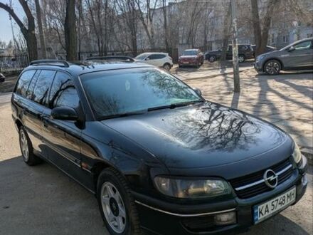 Зеленый Опель Омега, объемом двигателя 2 л и пробегом 517 тыс. км за 3500 $, фото 1 на Automoto.ua