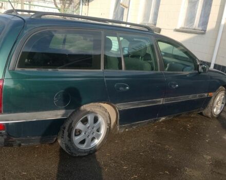 Зеленый Опель Омега, объемом двигателя 2 л и пробегом 300 тыс. км за 2300 $, фото 1 на Automoto.ua
