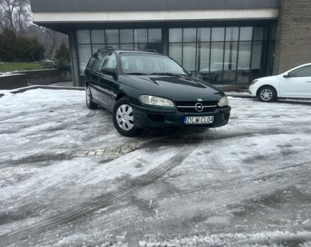 Зеленый Опель Омега, объемом двигателя 2 л и пробегом 275 тыс. км за 1300 $, фото 1 на Automoto.ua