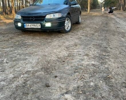 Зеленый Опель Омега, объемом двигателя 2 л и пробегом 328 тыс. км за 2600 $, фото 1 на Automoto.ua