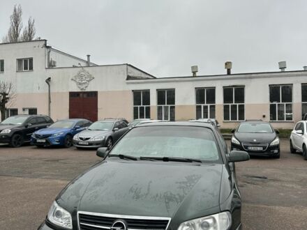 Зеленый Опель Омега, объемом двигателя 2 л и пробегом 300 тыс. км за 2499 $, фото 1 на Automoto.ua