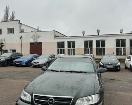 Зеленый Опель Омега, объемом двигателя 2 л и пробегом 300 тыс. км за 2499 $, фото 1 на Automoto.ua