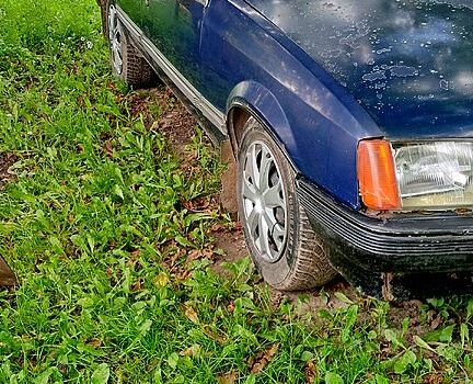 Опель Рекорд, объемом двигателя 2 л и пробегом 200 тыс. км за 650 $, фото 1 на Automoto.ua