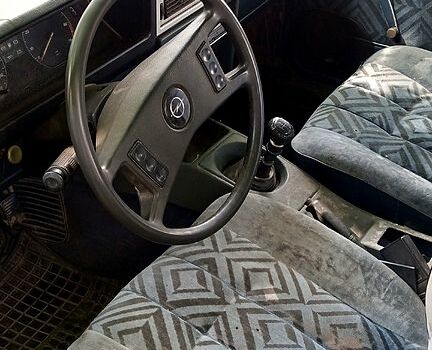 Опель Рекорд, объемом двигателя 2 л и пробегом 200 тыс. км за 650 $, фото 2 на Automoto.ua