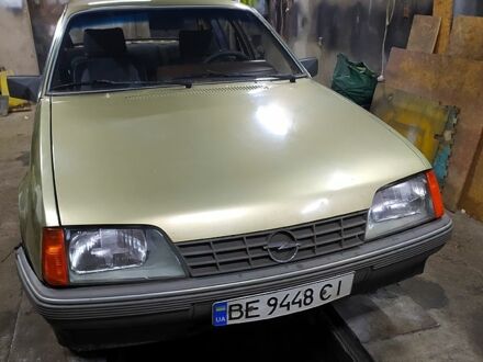 Опель Рекорд 1984 у Миколаєві на Automoto.ua Опель Рекорд, об'ємом двигуна 20 л та пробігом 396 тис. км за 1000 $, фото 1 на Automoto.ua