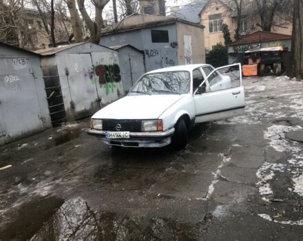 Білий Опель Рекорд, об'ємом двигуна 1.9 л та пробігом 300 тис. км за 750 $, фото 16 на Automoto.ua