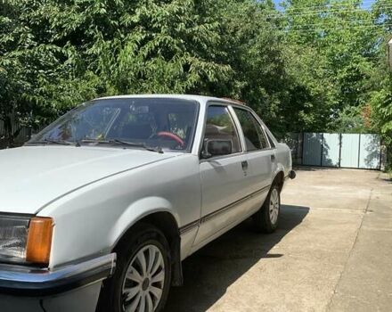 Белый Опель Рекорд, объемом двигателя 0 л и пробегом 368 тыс. км за 1000 $, фото 2 на Automoto.ua