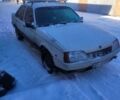 Белый Опель Рекорд, объемом двигателя 1.8 л и пробегом 350 тыс. км за 1500 $, фото 3 на Automoto.ua