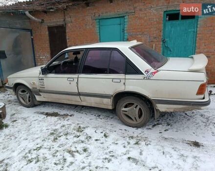 Белый Опель Рекорд, объемом двигателя 1.8 л и пробегом 250 тыс. км за 800 $, фото 4 на Automoto.ua
