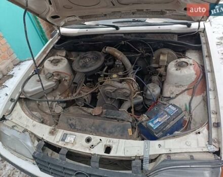 Белый Опель Рекорд, объемом двигателя 1.8 л и пробегом 250 тыс. км за 800 $, фото 7 на Automoto.ua