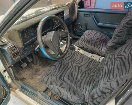 Белый Опель Рекорд, объемом двигателя 1.8 л и пробегом 250 тыс. км за 800 $, фото 5 на Automoto.ua