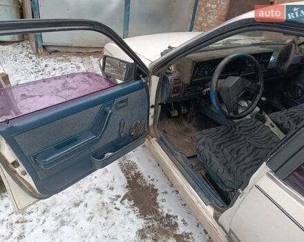 Белый Опель Рекорд, объемом двигателя 1.8 л и пробегом 250 тыс. км за 800 $, фото 6 на Automoto.ua