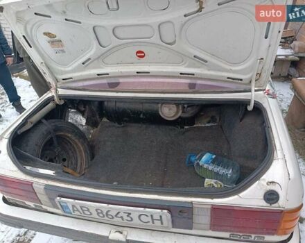 Белый Опель Рекорд, объемом двигателя 1.8 л и пробегом 250 тыс. км за 800 $, фото 9 на Automoto.ua