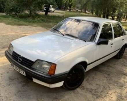 Білий Опель Рекорд, об'ємом двигуна 2.2 л та пробігом 160 тис. км за 1500 $, фото 8 на Automoto.ua