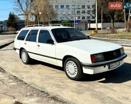 Белый Опель Рекорд, объемом двигателя 2 л и пробегом 285 тыс. км за 1200 $, фото 2 на Automoto.ua