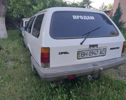 Белый Опель Рекорд, объемом двигателя 1.8 л и пробегом 350 тыс. км за 450 $, фото 3 на Automoto.ua