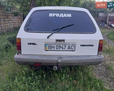 Білий Опель Рекорд, об'ємом двигуна 1.8 л та пробігом 350 тис. км за 450 $, фото 3 на Automoto.ua