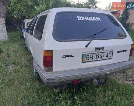 Білий Опель Рекорд, об'ємом двигуна 1.8 л та пробігом 350 тис. км за 450 $, фото 1 на Automoto.ua